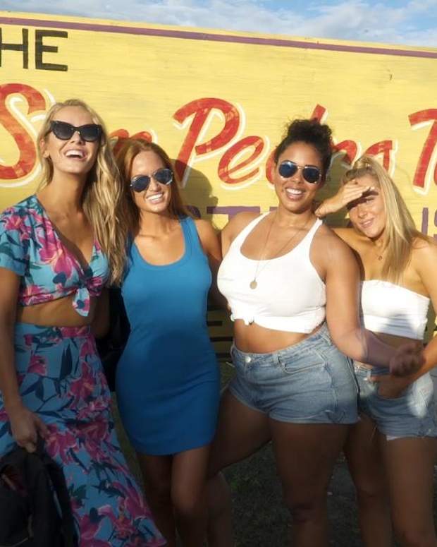 #SISwimSearch models visit the town of San Pedro
